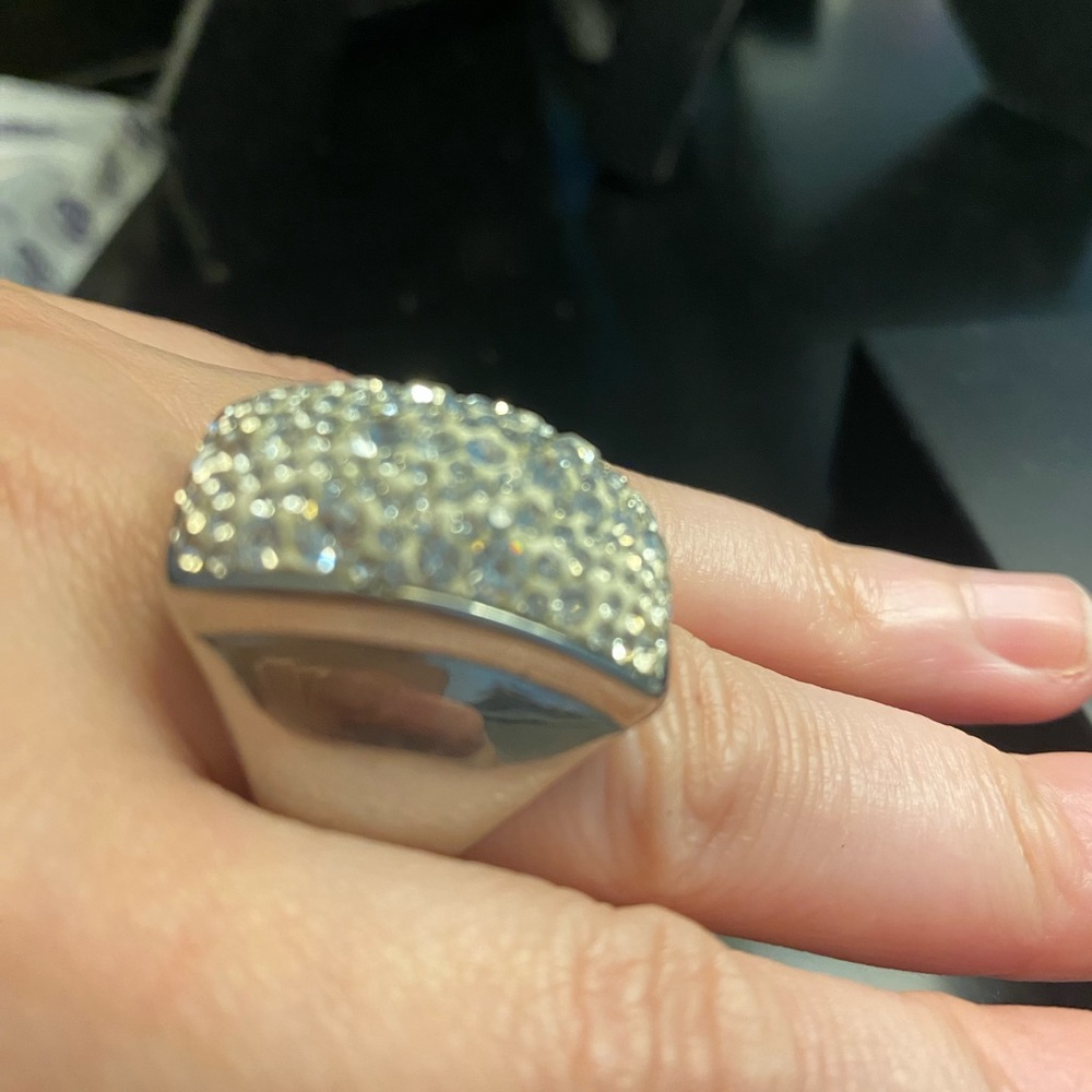 Beautiful statement ring - Picture 2 of 4